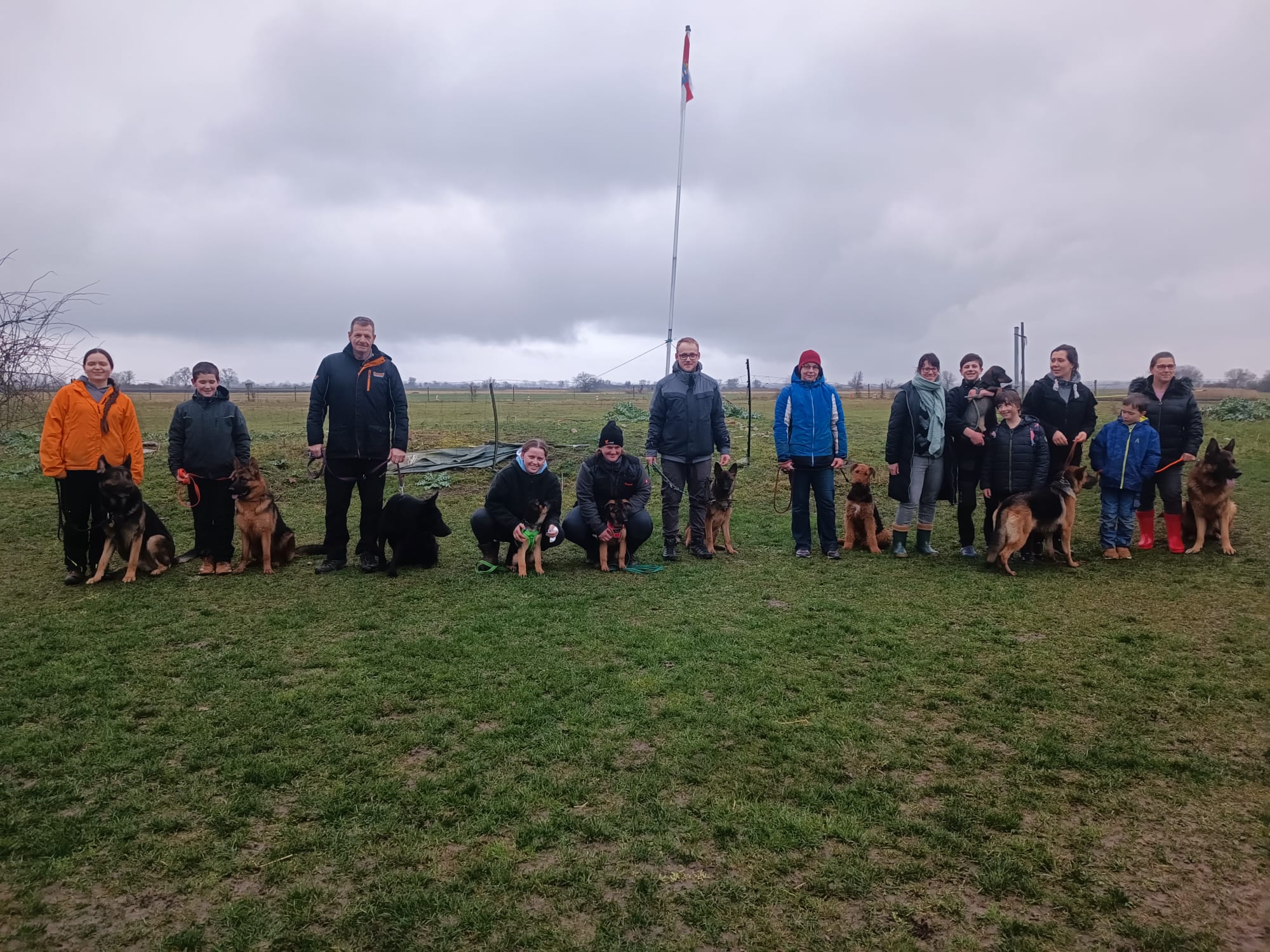Beginn und Abschluss unseres Social Walks ist der Trainingsplatz der Hundeschule Weiß 